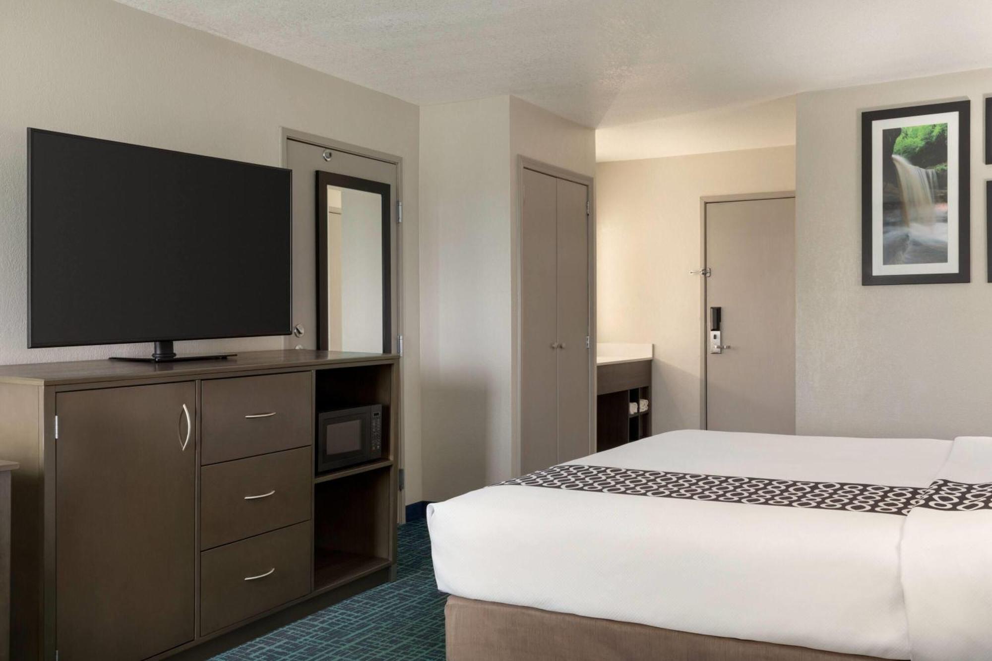 La Quinta Inn & Suites By Wyndham Peru Starved Rock St Park Εξωτερικό φωτογραφία