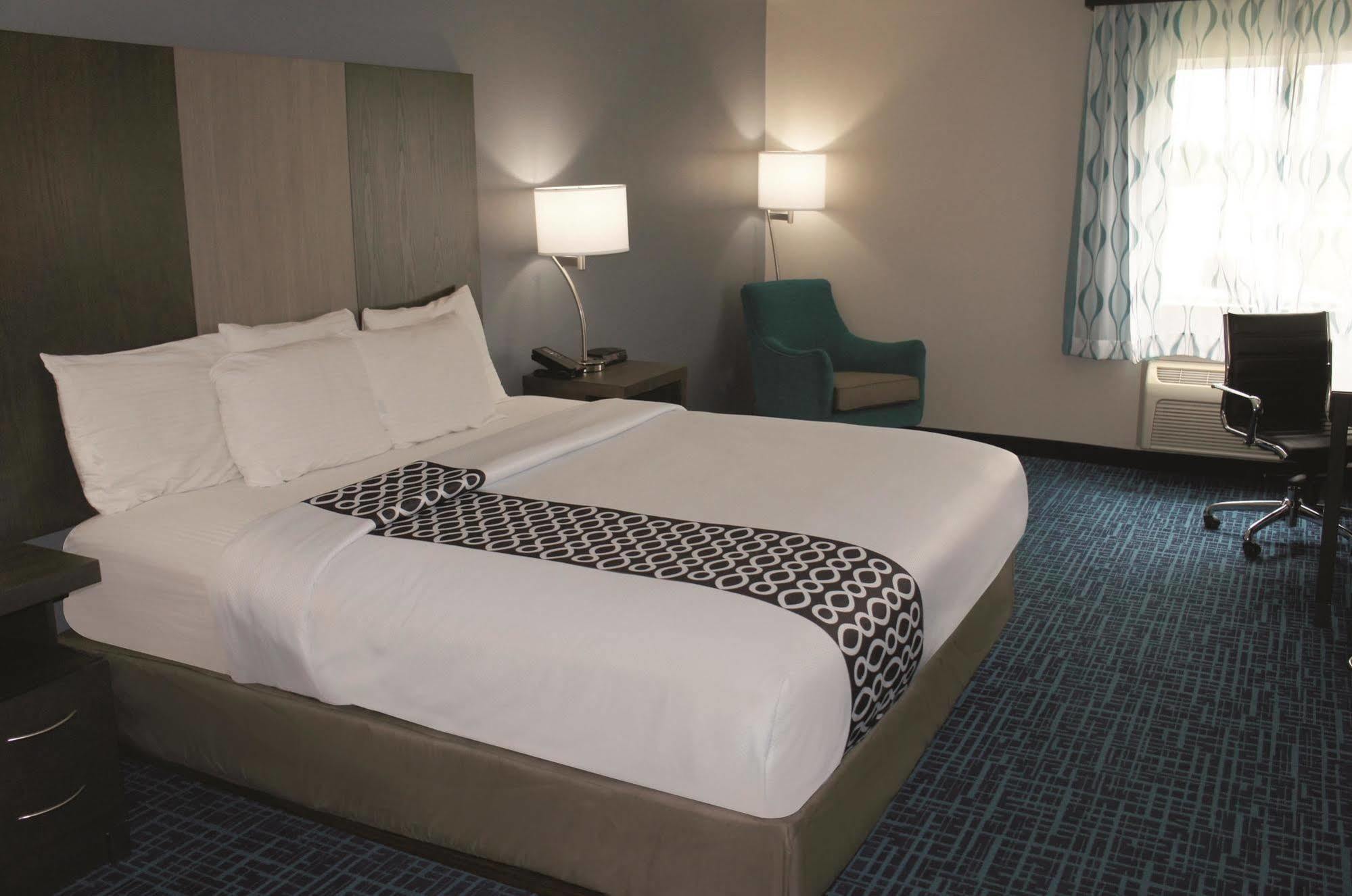 La Quinta Inn & Suites By Wyndham Peru Starved Rock St Park Εξωτερικό φωτογραφία
